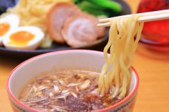 「埼玉のつけ麺店」人気ランキング！　2位は「中華そば専門 とんちぼ」、1位は？【2024年5月21日時点の評価／ラーメンデータベース】