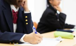 東京都の高校授業料“無償化”、どんな制度？　私立中学も「所得制限なし」の年10万円助成【FPに聞く】