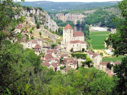 フランス一美しい田舎！「南仏ケルシー地方」の2つの村