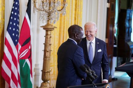 ケニア大統領、ホワイトハウス訪問　サハラ以南で初の米同盟国に