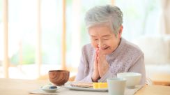 93歳・現役介護職員の健康に働くための＜食事の秘訣＞とは。「誰かの健康法を真似るのではなく、自分の体と相談しながら考えて」