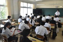 なり手不足深刻 危機感　「多忙」イメージ定着懸念　宮崎県教員試験倍率最低