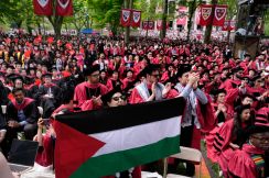 ハーバード大卒業生がパレスチナ支持で式退席　行動拡大する可能性も