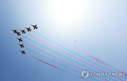 韓国空軍のアクロバット機　25・29日にソウル・竜山上空を飛行