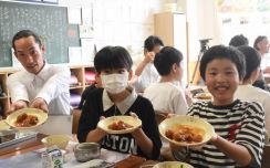 「甘酸っぱくておいしい」　給食に地元シェフ監修の本格中華　北九州