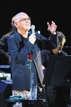 松山千春、「医者に止められても７０、８０、９０歳まで歌う！」　全国ツアー東京公演、オープニングは能登半島地震の犠牲者への黙礼と鎮魂歌