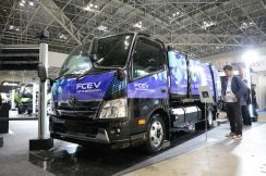 水素燃料電池トラックの塵芥車が走行開始! 新明和工業のG-RXベースで積み込み性能はそん色なし!