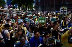 抗議集会に10万人超　野党提出の法案巡り　台湾