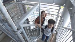 潮風を浴び景色楽しみながら一歩一歩　福岡タワーで「階段のぼり大会」