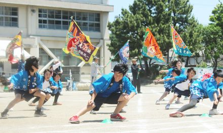 好天にも恵まれ大漁旗〝踊る〟 松ケ崎小運動会で応援威勢よく　三重・松阪