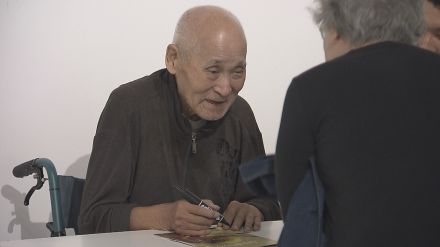 「長生きしようと思った」同性愛者の男性に密着した映画『94歳のゲイ』主人公のサイン会に“長蛇の列”