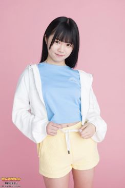 ＜鈴もも＞17歳美少女がグラビアデビュー　無名ながらフォトブック完売も話題