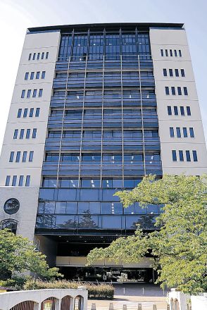 県警警部補を逮捕　拳銃入れ、手錠窃盗疑い　本部倉庫侵入　フリマアプリで販売