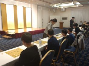 プロ棋士の熱血指導　「未来の名人」真剣に　名人戦第5局