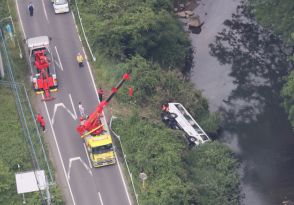 マイクロバスが転落　複数人が病院へ搬送　茨城県笠間市
