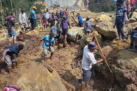 パプア地滑り、死者670人超か　救出難航、支援に支障も