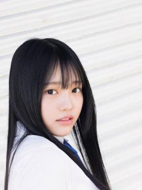 ＜グラビア1週間＞話題の18歳美少女　鈴原すずが「背伸び」した姿　桜井日奈子は芸能活動10周年で“人生初”