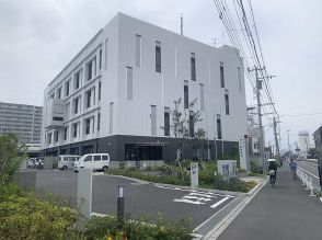 茅ケ崎の国道でひき逃げ容疑、逮捕　「ごみ箱のようなものを踏んだと」一部否認