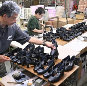 「メード・イン・ジャパン」今や海外頼み　震災、コロナ禍で業者減　変わる日本最大の「靴のまち」