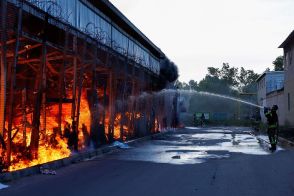 大型店にロシア軍が攻撃、死者１６人に　ウクライナ北東部