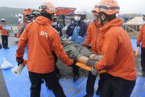鹿児島県　複合災害、80機関が連携　奄美市で1000人　地震、大雨、津波に備え　県総合防災訓練