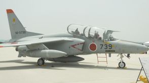 「F-2」展示飛行に興奮…「T-4」「E-2C」などもズラリ　自衛隊機など16機種展示　美保基地航空祭2万4000人でにぎわう