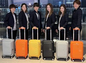 なでしこジャパンがスペイン遠征へ出国…長谷川唯「プレーで見せていきたい」真新しいスーツケースを手に笑顔も