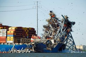 コンテナ船の衝突と橋の崩落から2カ月、米ボルティモアで爆破解体作業