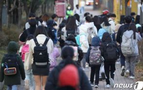 「海外渡航（＝学校を休む）」できず学校に通い続ける子どもを「皆勤貧乏」と呼ぶ…韓国・最近の悲しい侮蔑語