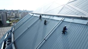 中日の本拠地「バンテリンドーム ナゴヤ」の屋根掃除　メンテナンス作業はたった3人！【東区】