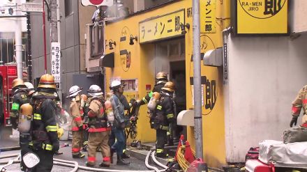 【騒然】「ラーメン二郎 新宿歌舞伎町店」で火災　居合わせた客は15人「普通に営業していた」　出火原因は油への引火か