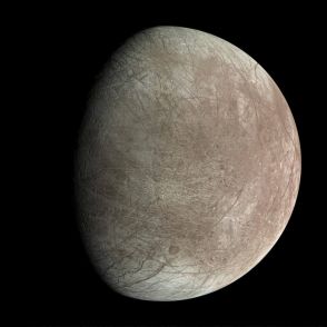NASA探査機ジュノーが撮影した木星の衛星エウロパ　画像から新たな事実も判明