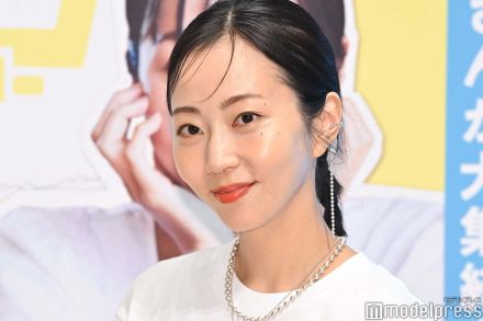 木南晴夏、ミニ丈コーデで披露した“抜群スタイル”話題「美脚」「めちゃくちゃ綺麗」