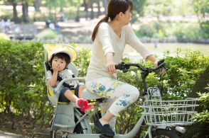 【注意】自転車後部に乗せた子どものケガ207件…横にはみ出し大腿骨骨折の重傷も　国民生活センターが注意喚起