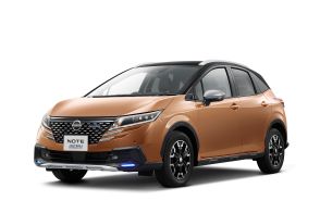 「日産ノートAUTECHクロスオーバー」がマイナーチェンジ　デザイン変更でSUVテイストを強調