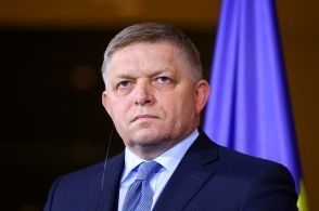 スロバキア首相、「暗殺未遂」から回復の情報…「復讐」の標的は、野党やメディアに