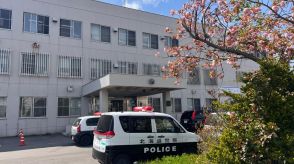 訪問してきたアパートの管理会社の47歳男性を殴ったり蹴ったり…首などにけがさせる　住人の70歳の男「だいたい間違いありません」札幌市北区