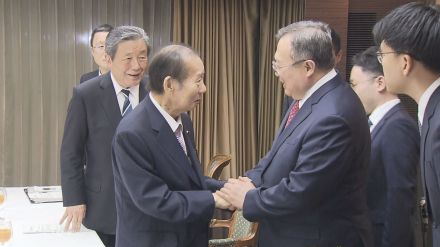 自民・二階元幹事長が中国共産党・中央対外連絡部の劉部長と会談　二階氏が約1か月ぶりに公の場に