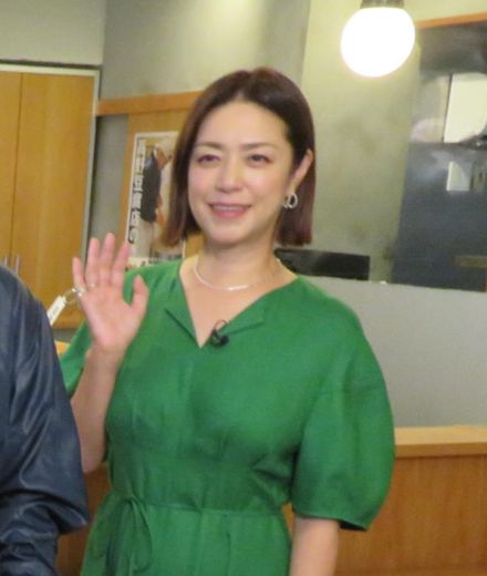 “不変の超美貌”話題の51歳女優、自身“偽物”出現に疑問「どのようなメリットがあるのか…」