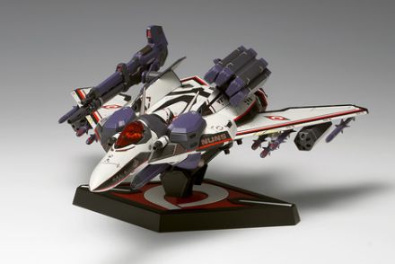 「マクロスF」よりプラモデル「VF-171EX アーマードナイトメアプラス［アルト機］」が9月下旬発売！