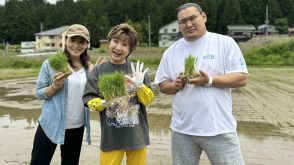 小林幸子が大関・豊昇龍らとともに新潟県の田植えイベントに参加