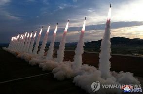 北朝鮮が30日に「超大型放射砲」射撃　金正恩氏が指導