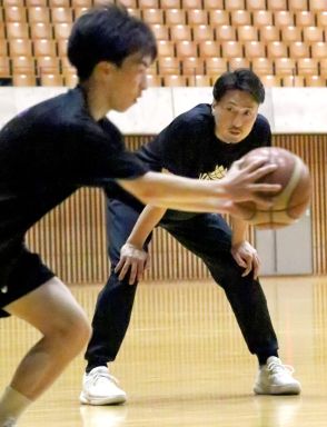 未来のＢリーガー育成へ指導…ベルテックス静岡Ｕ１８の田中健介ヘッドコーチ「選手の適性を見ながら指導していきたい」