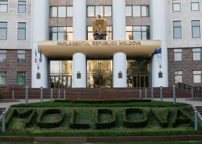 ウクライナで「大量虐殺」、モルドバ議会がロシア非難宣言採択