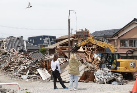 能登半島の倒壊家屋公費解体に立ちはだかる「壁」　所有権利者の同意、がれき処理も課題