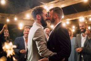 「同性婚を認めると結婚制度が壊れる」は嘘、なんと男女間の結婚まで増えた──米国調査