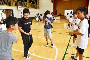 訪日教育旅行がピーク　台湾の児童が田原小で交流楽しむ　鴨川（千葉県）