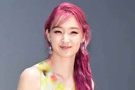 剛力彩芽が「別人に見えた」　“1日限定”の仰天ヘア披露でネット衝撃「似合ってます」「どんどん綺麗に」