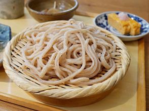 【大阪グルメ】8年連続ミシュランのうどん店『青空blue』のまるで蕎麦みたいな「自家製粉粗挽きうどん」とは