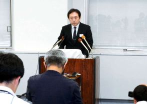 「現場の警官が一番つらいだろう」。トップが矢面に立たない…これが警察文化なのか。前代未聞、前最高幹部の逮捕会見にも本部長は現れず。県民の信頼どころか、内部にも不信渦巻く　鹿児島県警